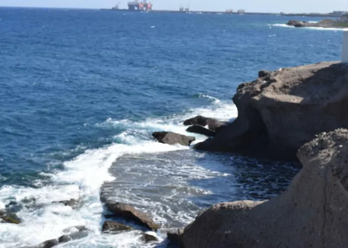 ホームステイ La Caleta Arico 3