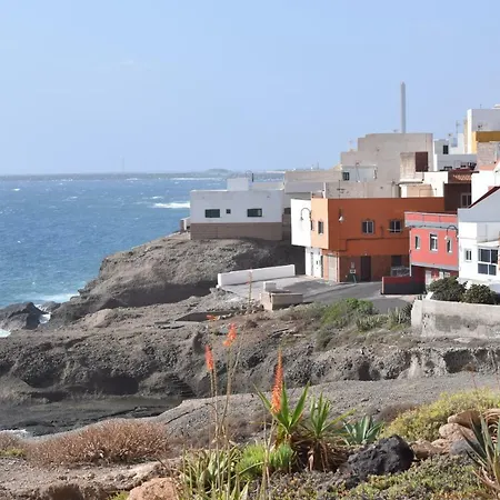 Homestay La Caleta 3 *