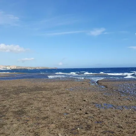 La Caleta 3 *